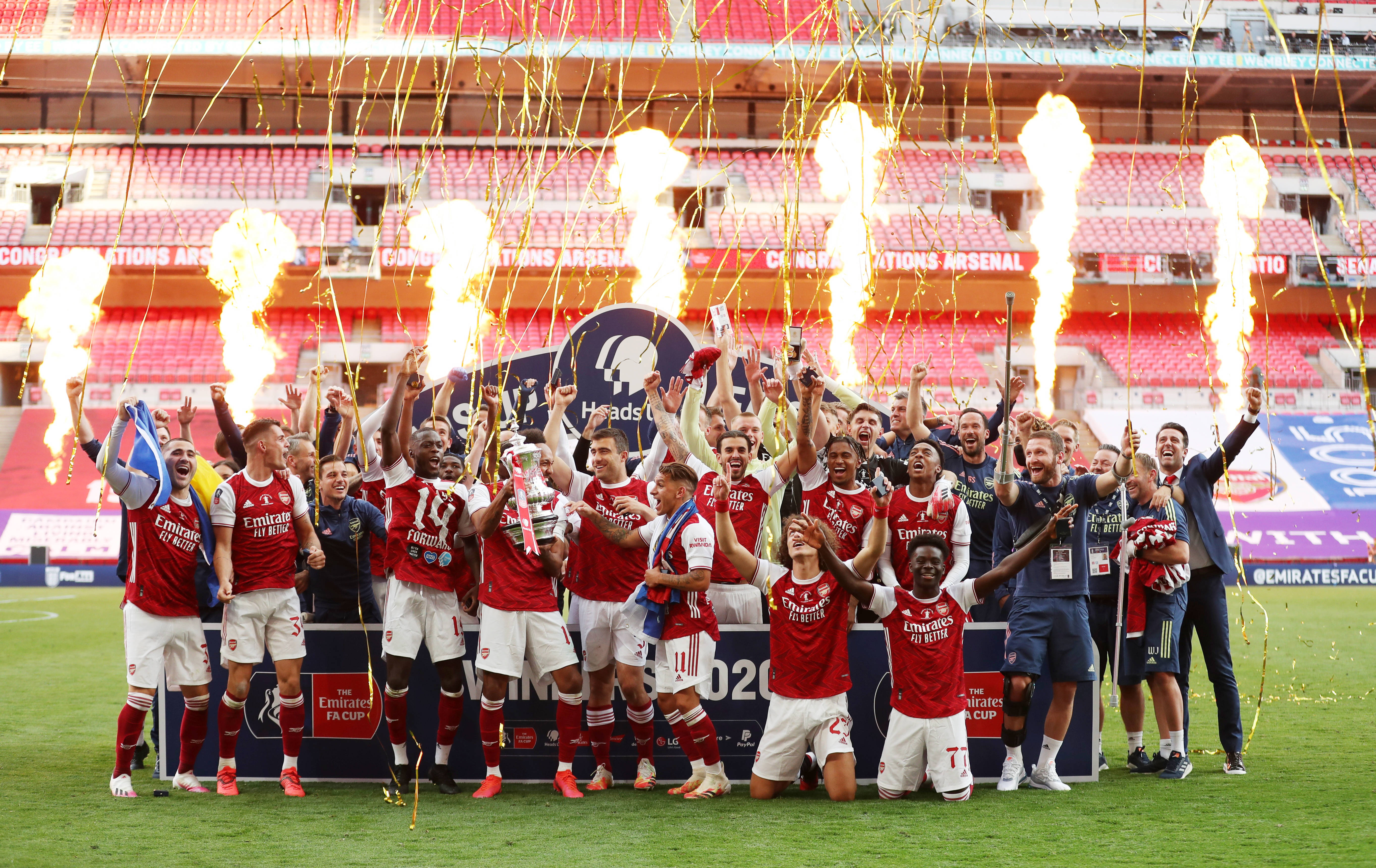 无缘直通世界杯后麦克拉伦辞职，迪尼：他照着稿子念，很虚伪