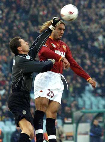 半场战报：弗赖堡2-0美因茨，格里福建功，库布勒破门