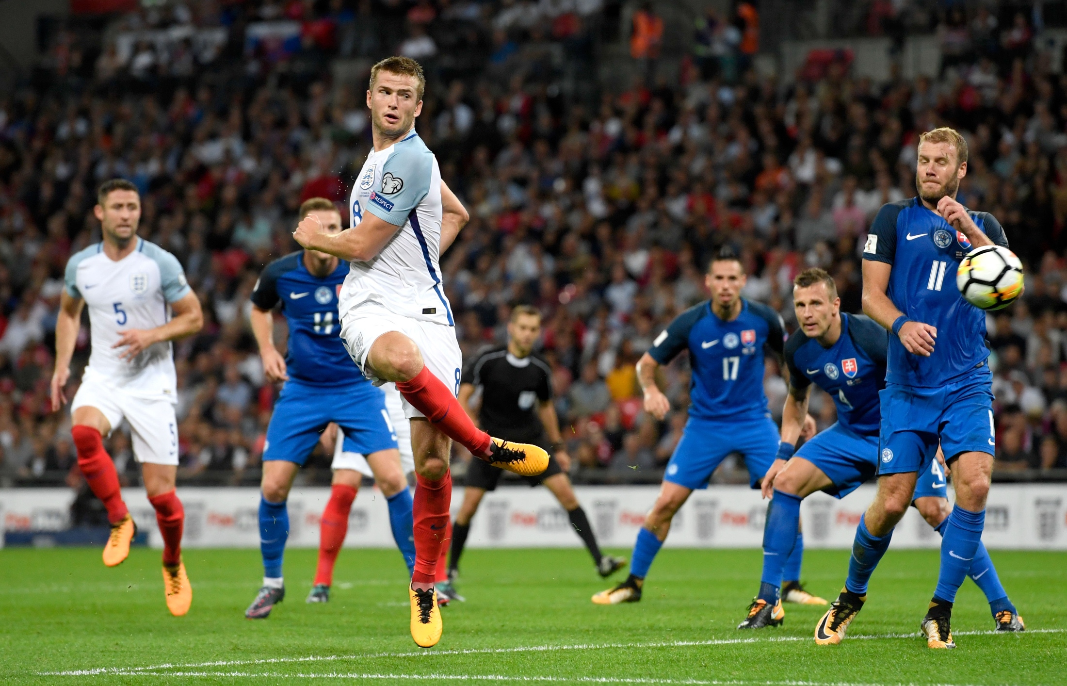 足球+音乐会，河南主帅拉莫斯当乐团指挥&阿奇姆彭等球员参加